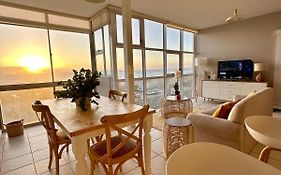 Charming Beachfront Strand Apartment
